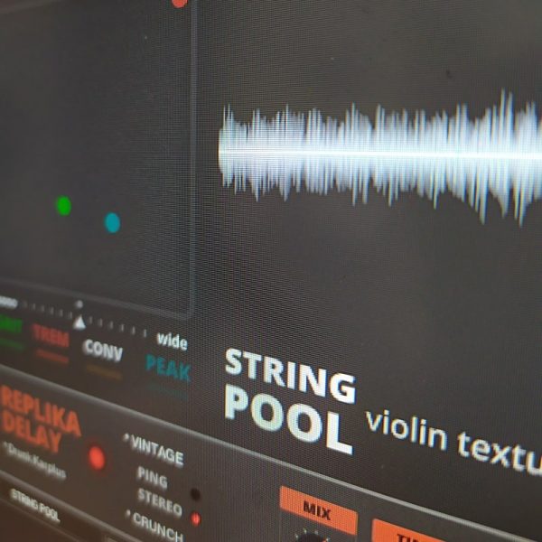 string pool by sound dust