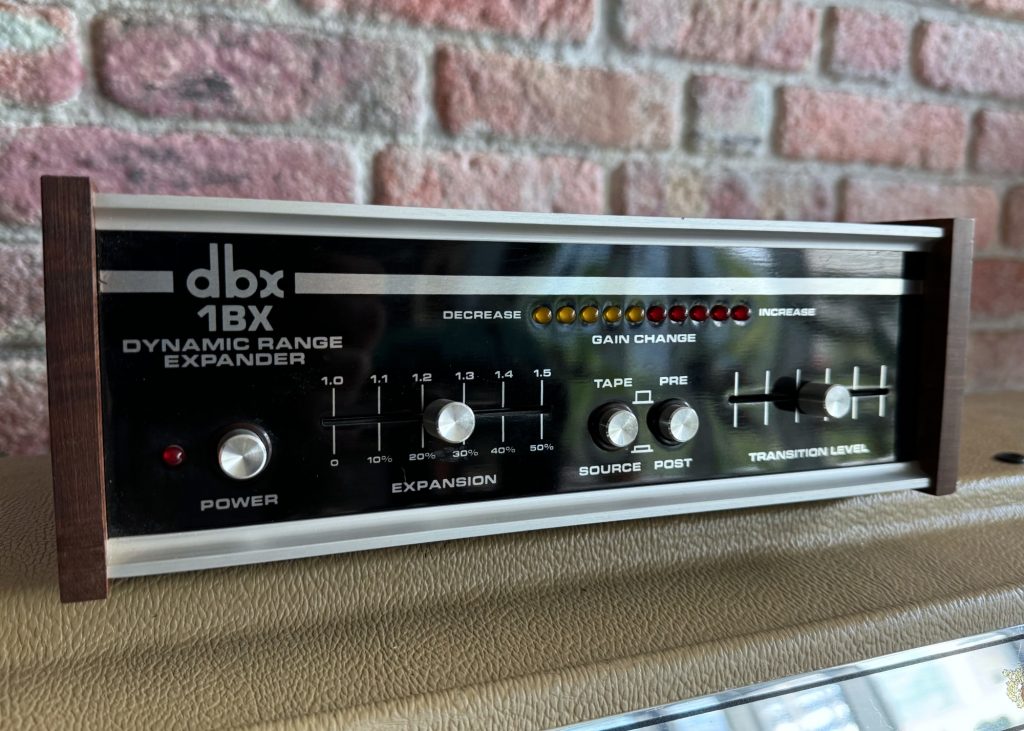 dbx-1BX-Photo