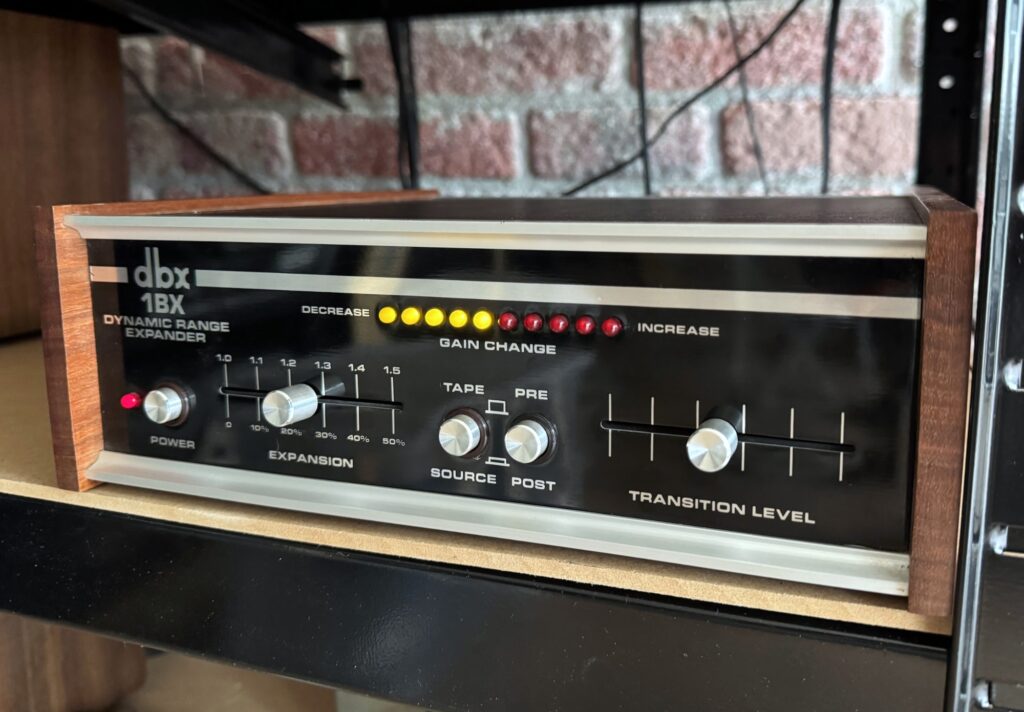 dbx-1BX-Rack-1024x712
